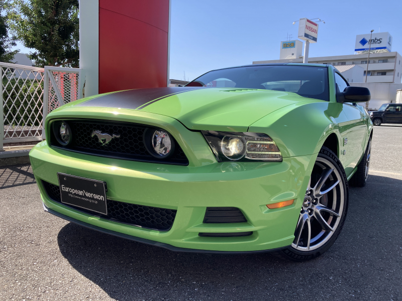 フォード マスタング V8  GT パフォーマンスパッケージ　ディーラー車　左ハンドル　6速MT  専用ボディカラー／GHIグリーン