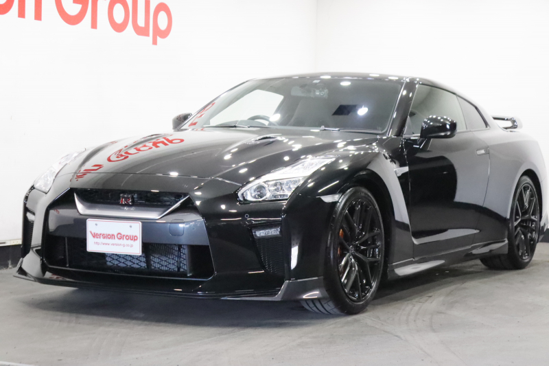 日産 GT-R ピュアエディション　全国6ヶ月保証付　4WDターボ　メモリ―ナビ　フルセグ　バックカメラ　クルーズコントロール　クリアランスソナー　ETC　社外ドラレコ　ハーフレザーシート　LEDヘッドライト　オートライト　20AW