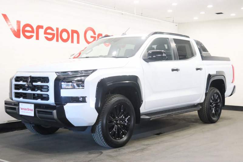 三菱 トライトン GSR　新車保証継承付　ワンオーナー　禁煙車　ディーゼルターボ　ベッドライナー　本革　メモリーナビ　フルセグ　全周囲カメラ　リアデフロック　ステアヒーター　シートヒーター　パワーシート　18AW