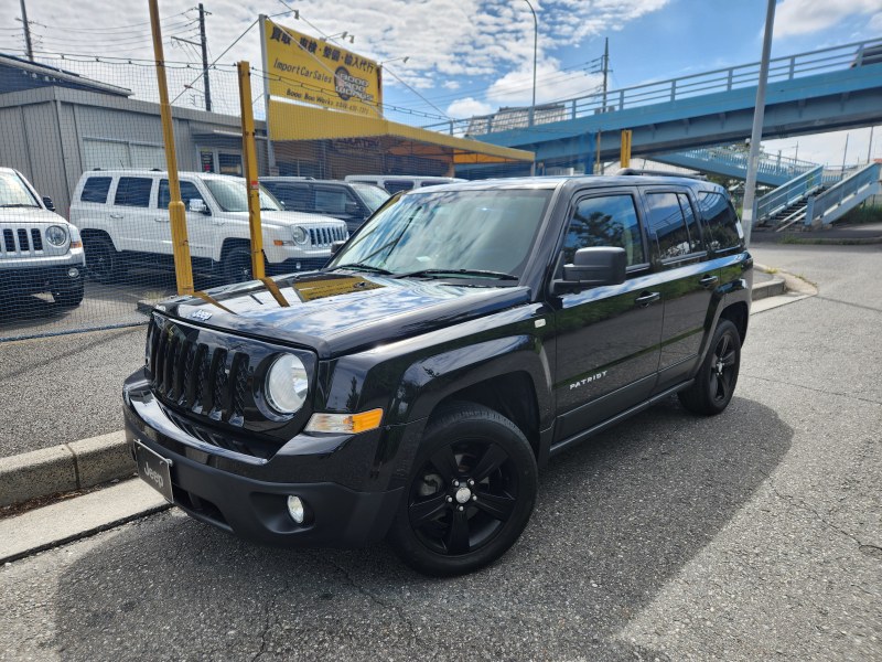 ジープ パトリオット 国内最終モデル2000ccブラックスポーツ
