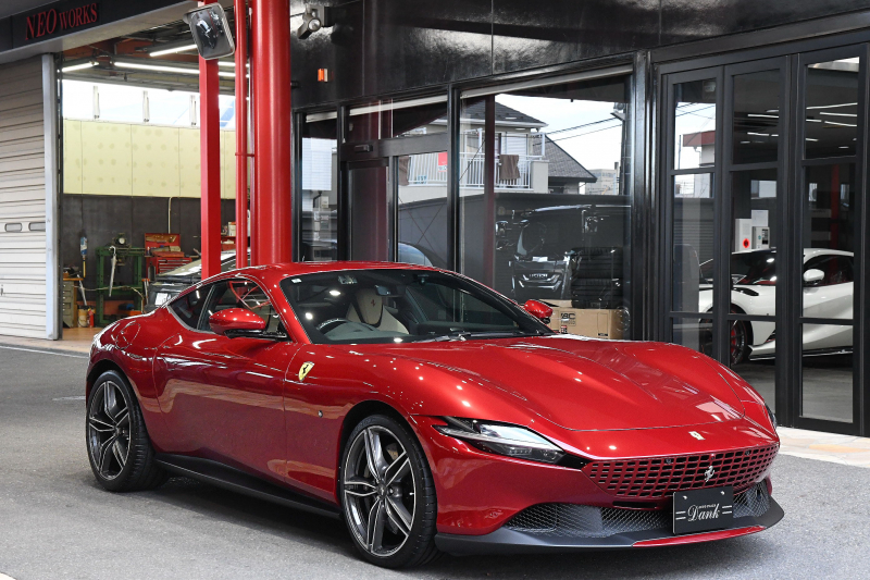 フェラーリ ローマ ディーラー車　右ハンドル