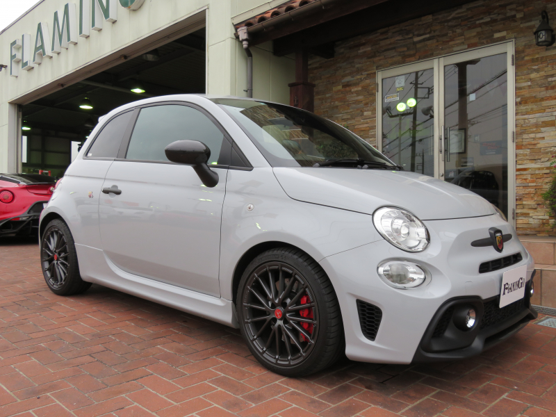 アバルト 695 コンペティツィオーネ右AT