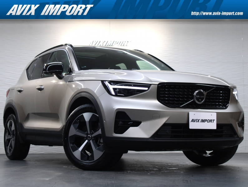 ボルボ XC40 ｱﾙﾃｨﾒｯﾄ B4 AWD ﾀﾞｰｸｴﾃﾞｨｼｮﾝ ﾊﾟﾉﾗﾏSR 専用黒半革 全席ｼｰﾄﾋｰﾀｰ ｽﾃｱﾘﾝｸﾞﾋｰﾀｰ 9ｲﾝﾁﾃﾞｨｽﾌﾟﾚｲ Google搭載 harman/kardon 全周ｶﾒﾗ ｲﾝﾃﾘｾｰﾌ ACC LEDﾗｲﾄ  電動Rｹﾞｰﾄ ﾌｯﾄﾄﾗﾝｸ 純正19AW 禁煙 1ｵｰﾅｰ 新車保証