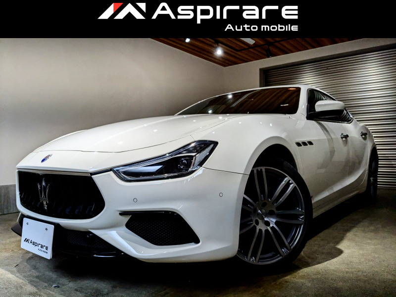 マセラティ ギブリ グランスポーツ　後期モデル　ドライバー・アシスタンス・パッケージ　20インチアルミホイール　アクティブクルーズコントロール　carplay　サンルーフ