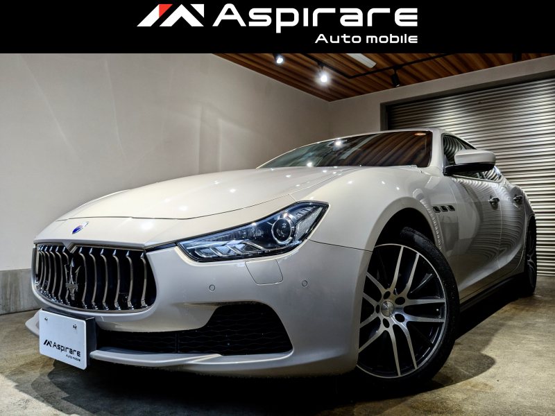 マセラティ ギブリ 3．0　V6　中期モデル　希少ボディーカラー　シャンパーニュ　19インチアルミホイール　ブラウンレザーシート　carplay