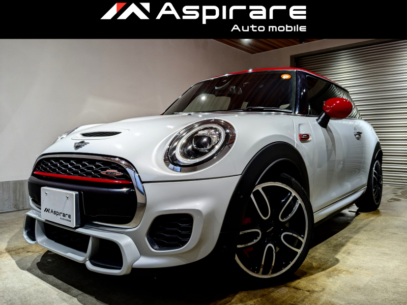 MINI(ミニ) ミニ ジョンクーパーワークス　LCIモデル　アダプティブクルーズコントロール　レッドルーフ　LEDヘッドライト　ヘッドアップディスプレイ　ナビ　リアカメラ