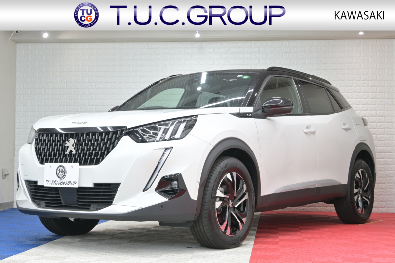 プジョー 2008 GT　ACC Pｽﾀ ECO ﾊｰﾌ革 ﾊﾟﾉﾗﾏSR 純正ﾀｯﾁｽｸﾘｰﾝ Carplay Bｶﾒﾗ 純正17ｲﾝﾁAW ADVｸﾞﾘｯﾌﾟｺﾝﾄﾛｰﾙ LEDﾗｲﾄ　2年保証付