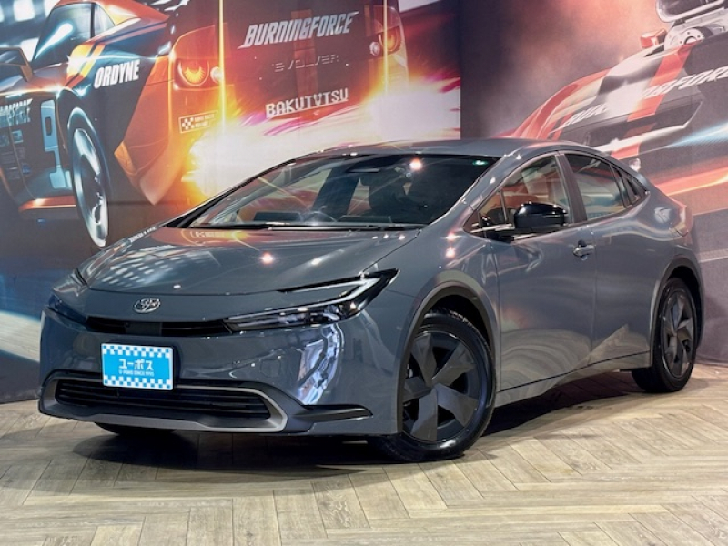 トヨタ プリウス U　トヨタセーフティセンス　ディスプレイオーディオ（フルセグTV／Bluetooth／USB）パノラミックビューモニター　レーダークルーズコントロール　ETC2．0　シートヒーター　LEDヘッドライト