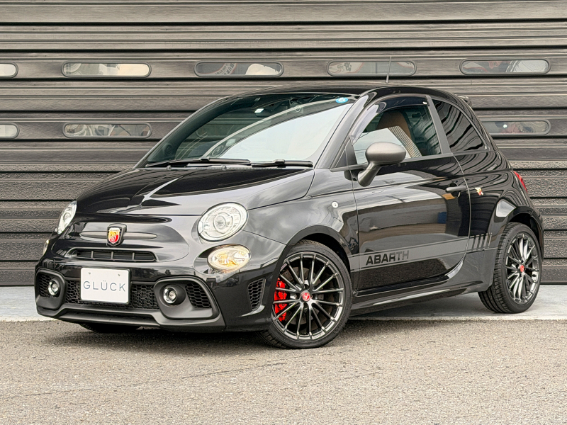 アバルト 595 コンペティツィオーネ／ Uconnect／右H・AT／地デジ／17AW／アルカンターラシート／HIDヘッドライト／前後ドライブレコル ヘッドレスト／一体型サベルト製スポーツシート／ツインデュアルエキゾーストパイプ／アルカンタラステアリング