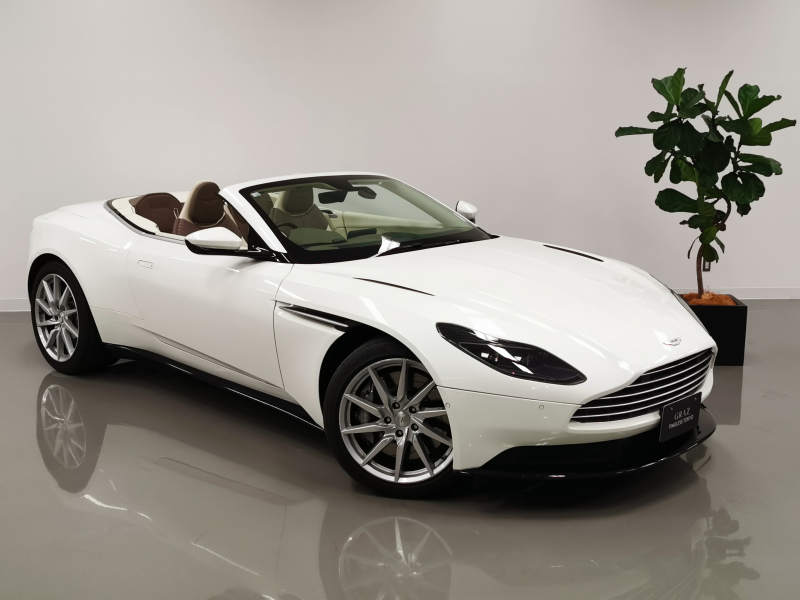 アストンマーティン DB11 4.0L V8  Volante RHD