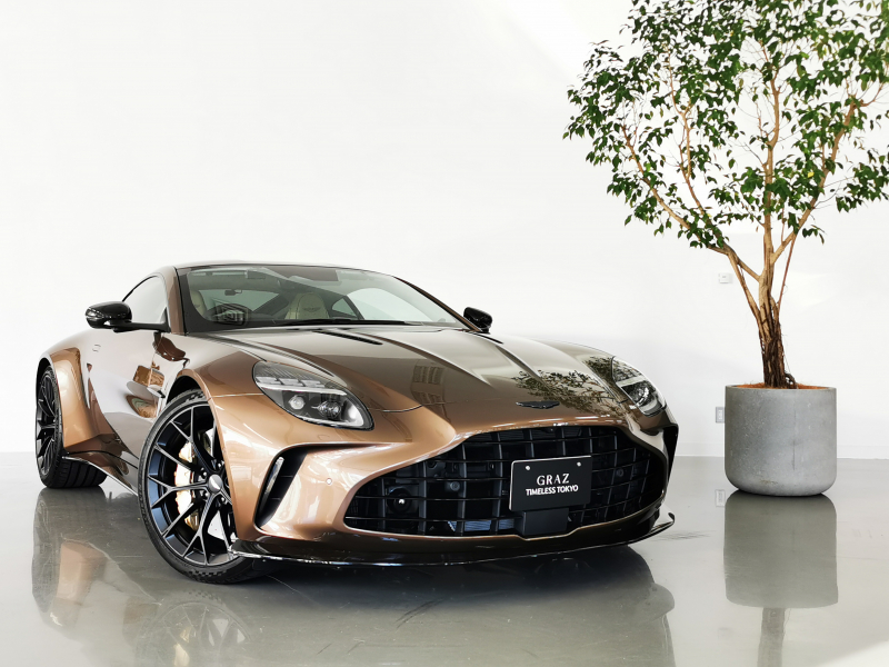 アストンマーティン ヴァンテージ 4.0L V8 RHD 2025MY 1オーナー　カーボンセラミックブレーキ　Bowers&Wilkins　Qセミアニリンレザーパレット　サテンツイルカーボンセンタートリム　Interior - Inspire Comfort - Duotone　21inch Yスポークフォージドホイール