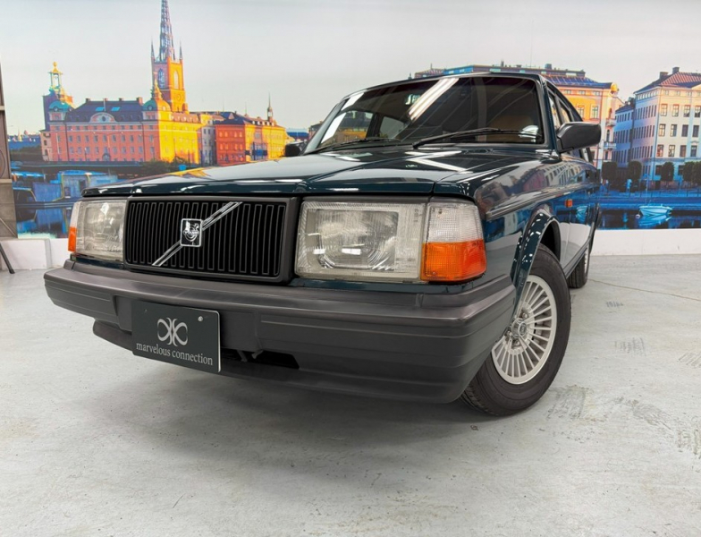 ボルボ 240 240エステート クラシック　コロナAW/ルーフレール/禁煙/JBLスピーカー