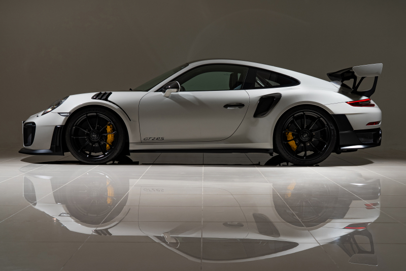 ポルシェ 911(Type991) GT2 RS　ヴァイザッハ PKG　スペシャルカラー クレヨン　純正オプション 554万6000円！　2オーナー　6,900km　コレクターズ・アイテム