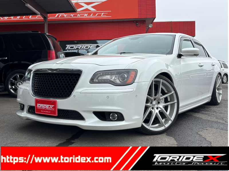 クライスラー 300 SRT8