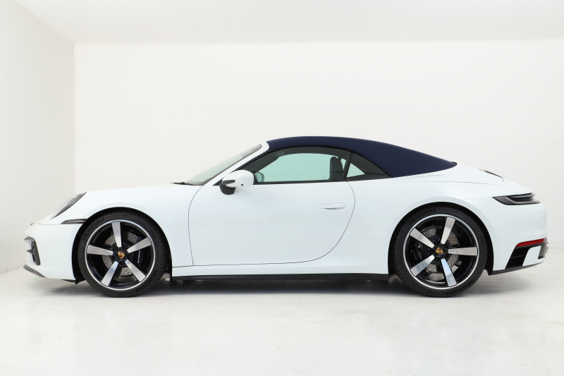 ポルシェ 911(Type992) Carrera4S/ヘリテージデザインPKG/スポーツデザインPKGブルー幌/OP523