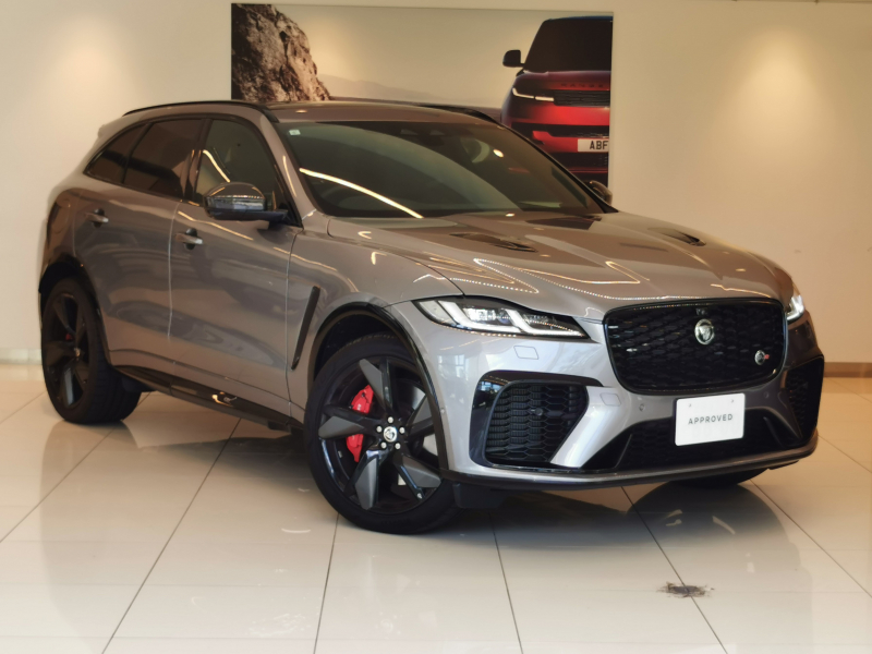 ジャガー F-PACE SVR 5.0L P550 4WD  1オーナー 黒革シート パノラミックルーフ シートヒーター＆クーラー MERIDIAN™サウンド 22インチアルミホイール メモリーシート インタラクティブドライバーディスプレイ ワイヤレスデバイスチャージング