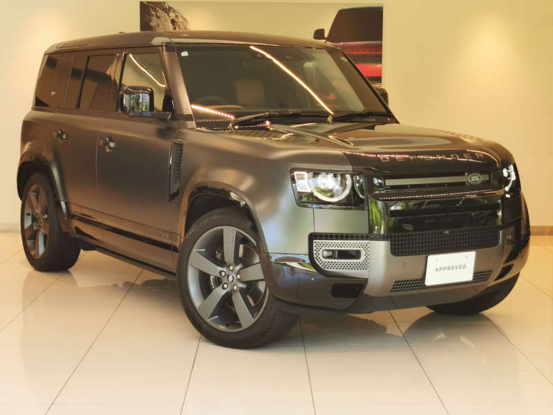 ランドローバー ディフェンダー 110 カルパチアンエディション 5.0L V8S/C P525 AWD 1オーナー 茶革シート サンルーフ フロントシートヒーター＆クーラー、リアシートヒーター 電動サイドステップ MERIDIANサウンド クリアサイトインテリアリアビューミラー 22インチアルミホイール